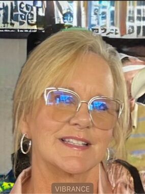 Meet your Posher, Lori